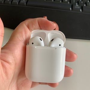 Apple AirPods
